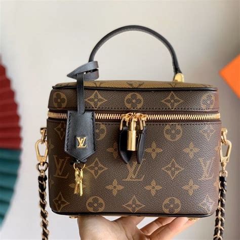 louis vuitton makeup bag price